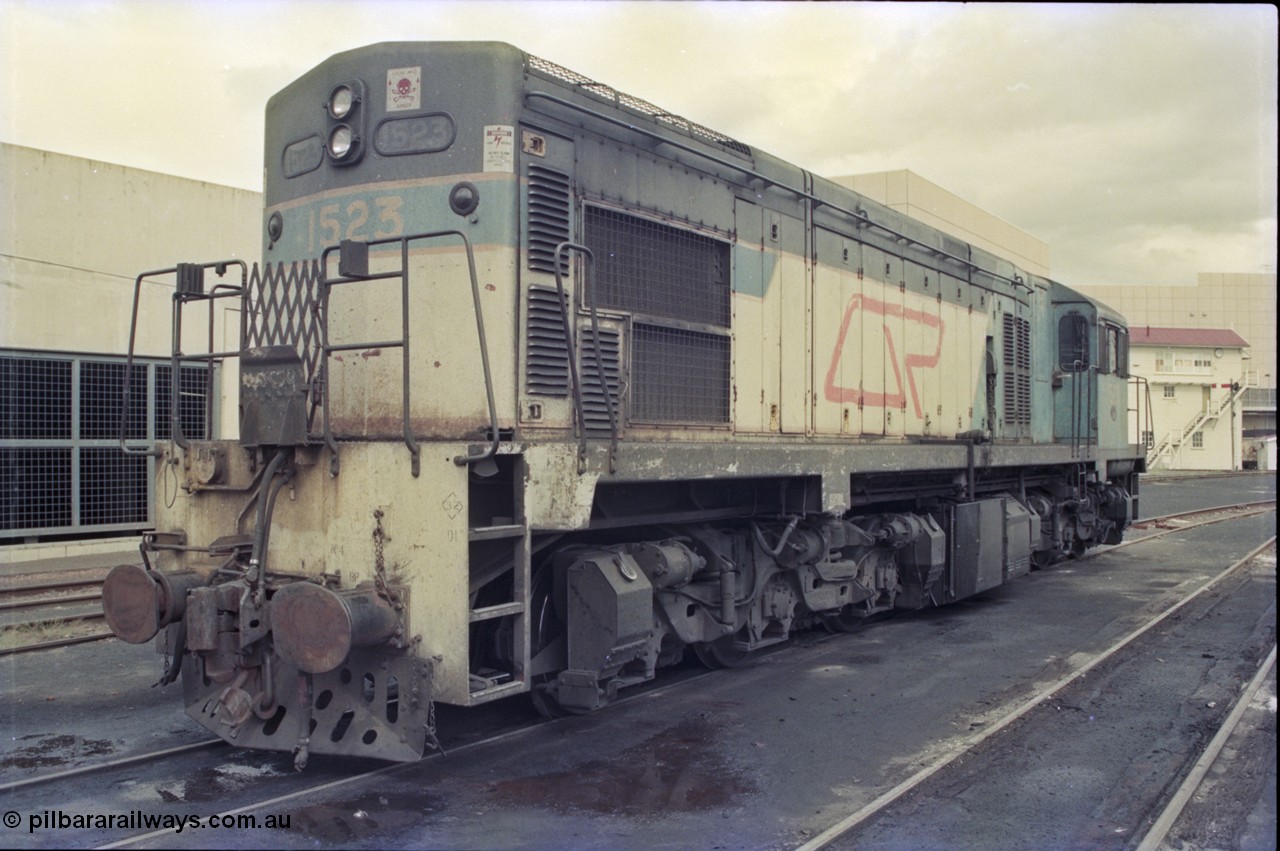 135-04
Ipswich yard, narrow gauge Comeng Qld built (under contract for Clyde Engineering) EMD model GL22C, Queensland Rail's 1502 class unit 1523, in 2005 1523 was rebuilt and now operated by FCAB in Chile as their 1455.
Keywords: 1502-class;1523;Comeng-Qld;EMD;GL22C;68-647;