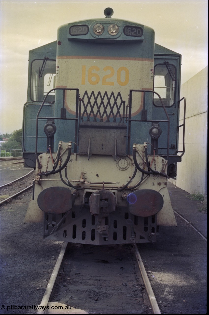 135-05
Ipswich yard, narrow gauge QR 1620 class leader 1620, cab front. Built by English Electric at Rocklea Qld, model RS95C serial A-138.
Keywords: 1620-class;1620;English-Electric;RS95C;A-138;