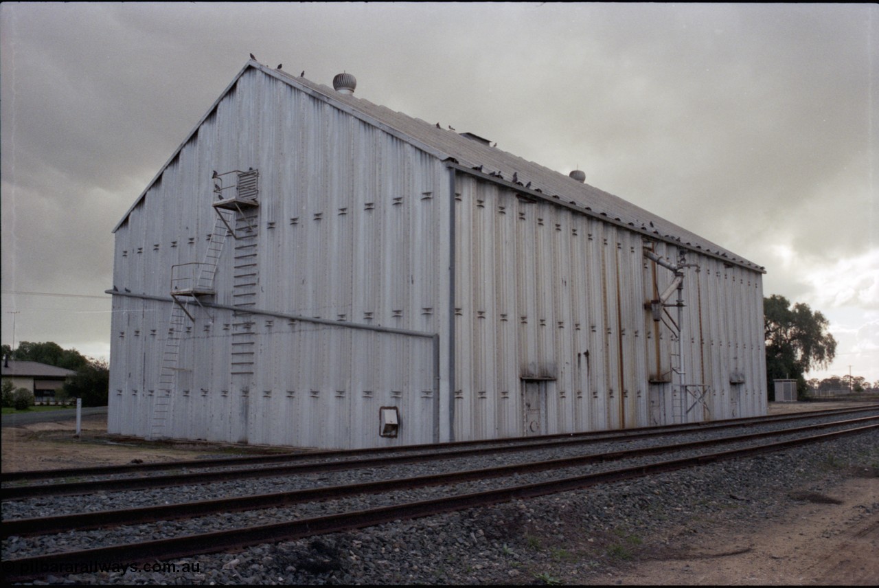 136-07
Mathoura, grain storage Behlen bin, oats bunker?.
