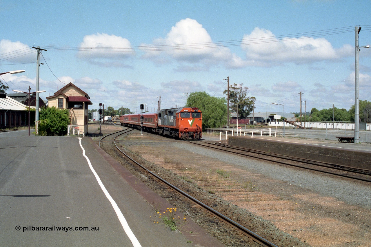 138-12
Bendigo station overview looking south past Bendigo A box, V/Line broad gauge N class N 458 'City of Maryborough' Clyde Engineering EMD model JT22HC-2 serial 85-1226 arriving with N set on a down passenger service.
Keywords: N-class;N458;Clyde-Engineering-Somerton-Victoria;EMD;JT22HC-2;85-1226;