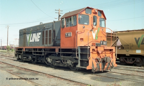 138-02
Bendigo loco depot, V/Line broad gauge shunt loco Y class Y 161 Clyde Engineering EMD model G6B serial 67-581, note the painted number board.
Keywords: Y-class;Y161;Clyde-Engineering-Granville-NSW;EMD;G6B;67-581