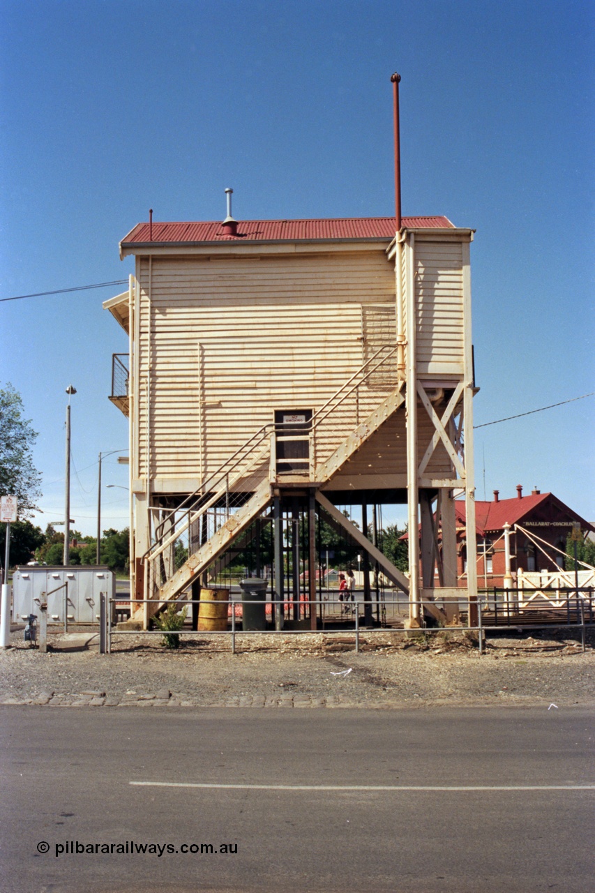 140-1-20
Ballarat B Signal Box, at Lydiard Street rear elevation view.
