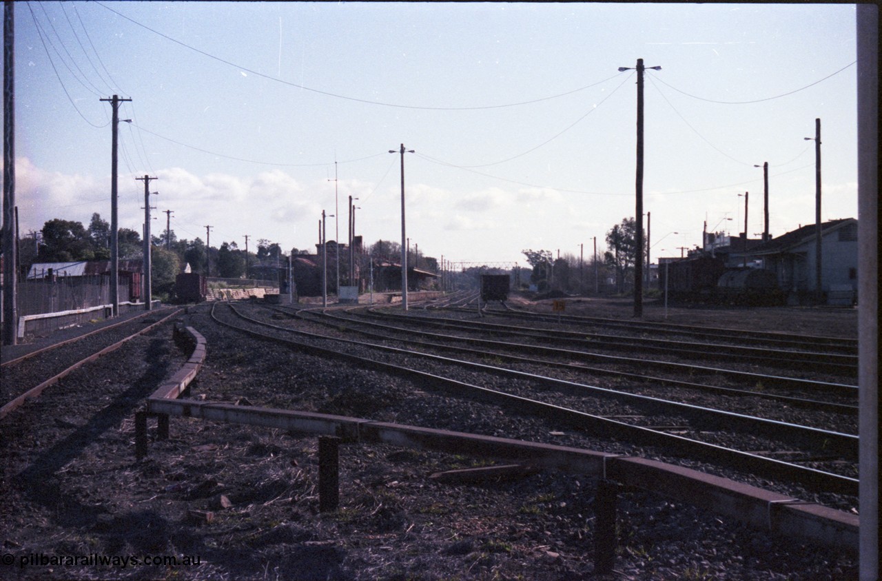 147-14
Seymour, yard overview looking south from B signal box at the heavily rationalised yard, the standard gauge track is nearest the camera with the loco road off No.2 Rd running behind the camera.
