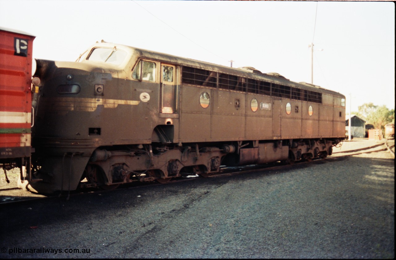 147-15
Seymour loco depot, Victorian Railways liveried S class S 303 'C J Latrobe' Clyde Engineering EMD model A7 serial 57-167.
Keywords: S-class;S303;Clyde-Engineering-Granville-NSW;EMD;A7;57-167;bulldog;