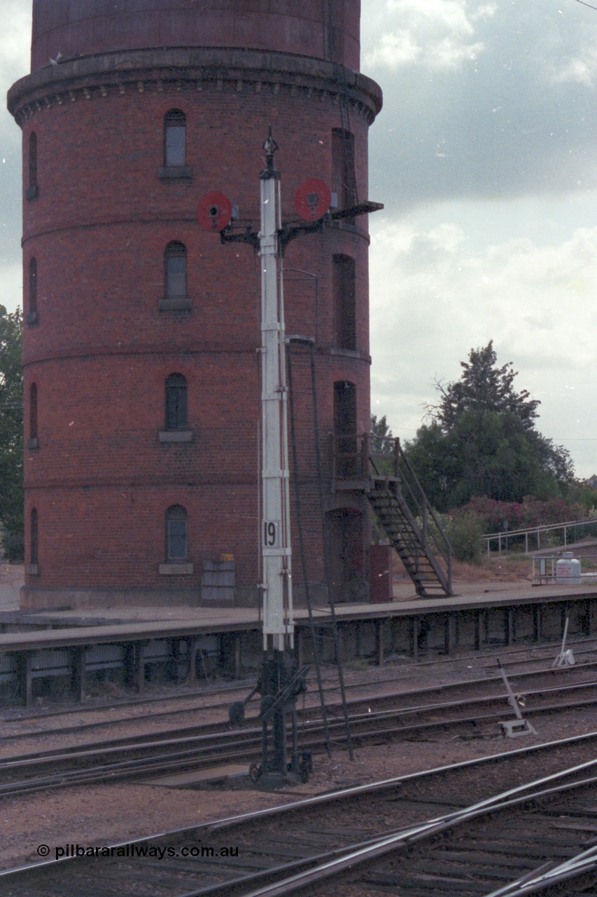 148-17
Wangaratta, Signal Post 19 Two Disc Signals, Left-hand Disc from No. 4 or 5 Road to Siding 'C', Right-hand Disc from No. 4 or 5 Road to Main Line.
