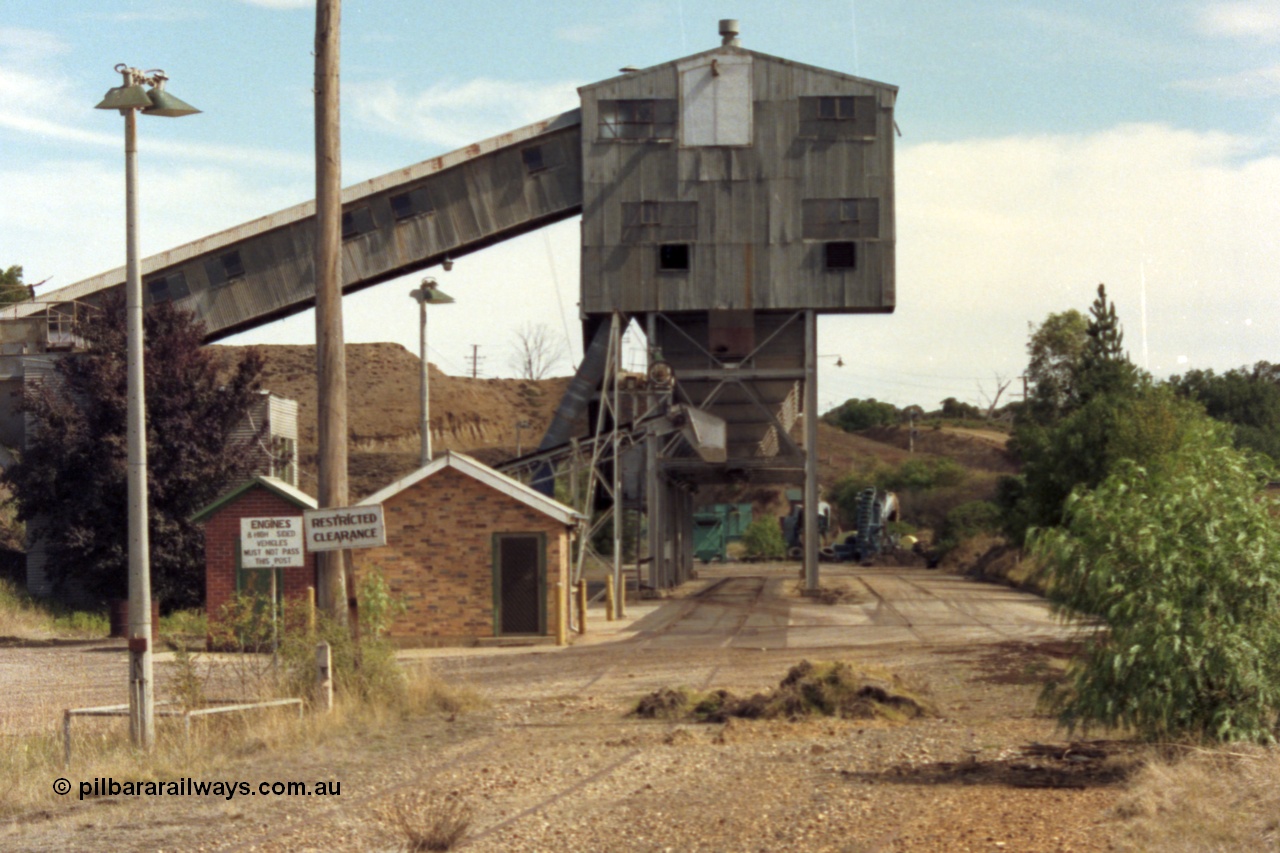 149-22
Bacchus Marsh, Maddingley Brown Coal Siding outloading plant, this was serviced as a siding from Bacchus Marsh and had a run around facility with 180 foot standing room. [url=https://goo.gl/maps/rVYqMqjDVGK2]GeoData[/url].
