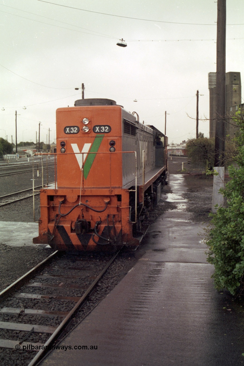 150-06
Geelong, V/Line broad gauge X class X 32 Clyde Engineering EMD model G16C serial 66-485, having run round the consist, it now shunts back onto the consist for the return up passenger to Melbourne.
Keywords: X-class;X32;Clyde-Engineering-Granville-NSW;EMD;G16C;66-485;