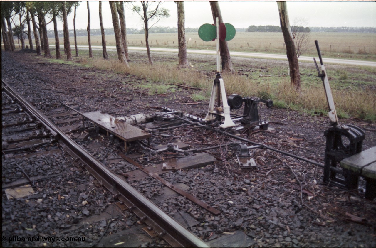 150-19
Lismore mainline trailable point machine located at the Melbourne end of the yard, set for left hand lay onto No.2 road, shows interlocking and manual lever.
