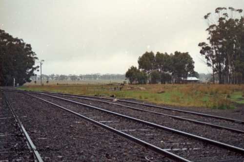 150-34
Lismore, yard view looking towards Gheringhap across Gnarpurt Road.
