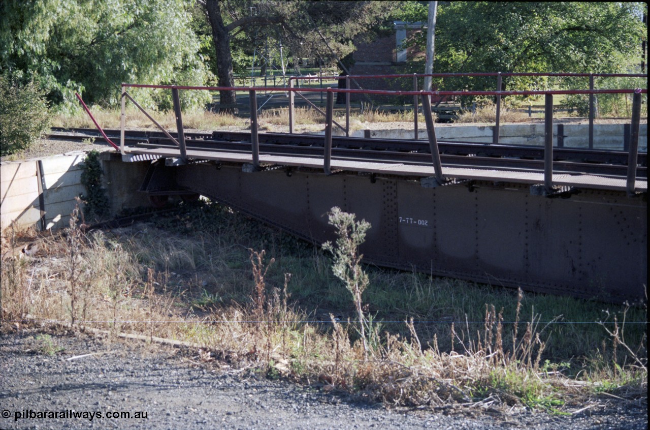 153-1-22
Bacchus Marsh turntable looking at non-lever end interlock and side, shows walkway and underframe, opposite side to -21.
