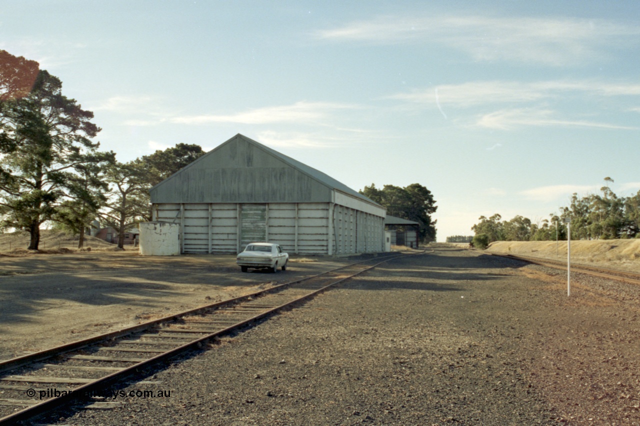 153-3-11
Mininera, yard overview looking towards Maroona, Victorian Oat Pool shed and super phosphate bunker, 223 km post.
