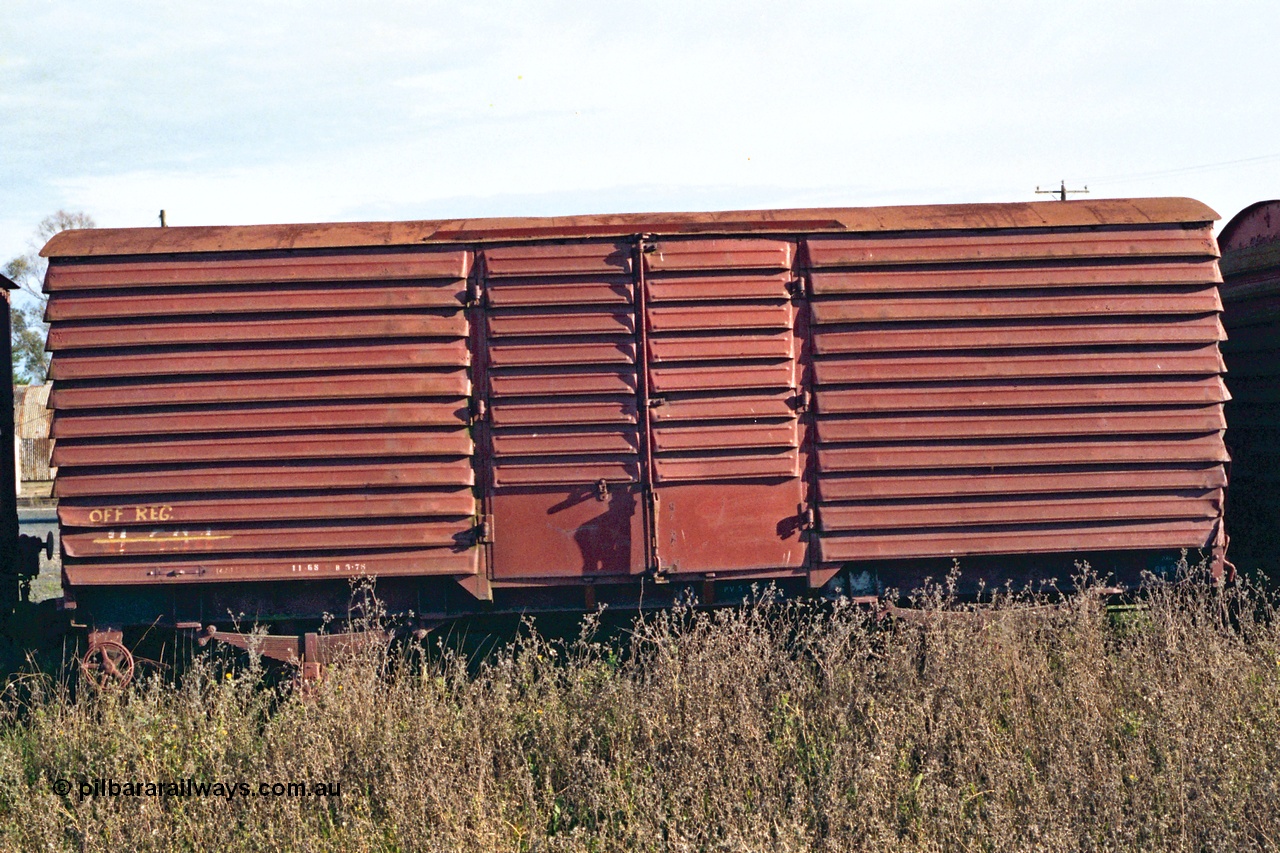 155-03
Wallan, stored 'OFF REG' waggon awaiting scrapping, four wheel waggon, U type louvre van U 594, side view.
Keywords: U-type;U594;fixed-wheel-waggon;