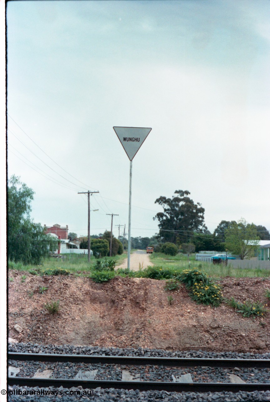 160-34
Wunghnu, location sign with the location spelt wrong, looking from silo complex at former station site.
