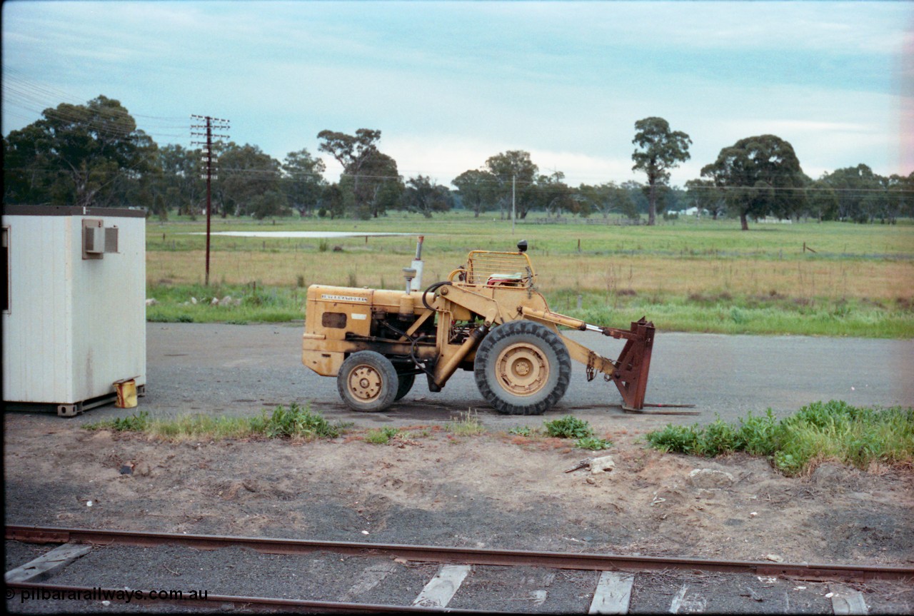 161-25
Tocumwal, sleeper loading forklift contraption.
