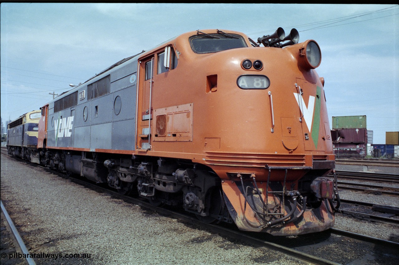 162-2-17
South Dynon Motive Power Depot, V/Line broad gauge rebuilt diesel electric Bulldog locomotive A class A 81 Clyde Engineering EMD model AAT22C-2R serial 85-1189 rebuilt from B class B 81 Clyde Engineering EMD model ML2 serial ML2-22, PTC Open Day.
Keywords: A-class;A81;Clyde-Engineering-Rosewater-SA;EMD;AAT22C-2R;85-1189;rebuild;bulldog;