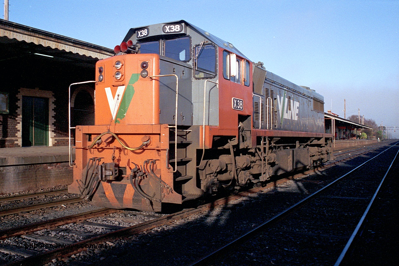 169-33
Seymour, station yard view, V/Line broad gauge locomotive X class X 38 Clyde Engineering EMD model G26C serial 70-701 stabled for the Sunday night down Cobram service.
Keywords: X-class;X38;Clyde-Engineering-Granville-NSW;EMD;G26C;70-701;