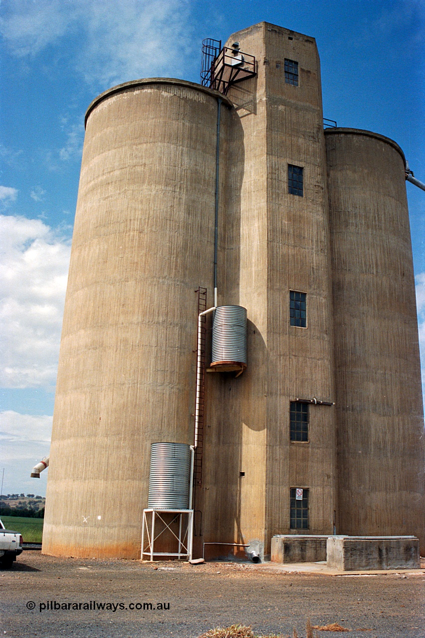 170-01
Cosgrove, rear road receival view and elevation of Williamstown style silo complex.
