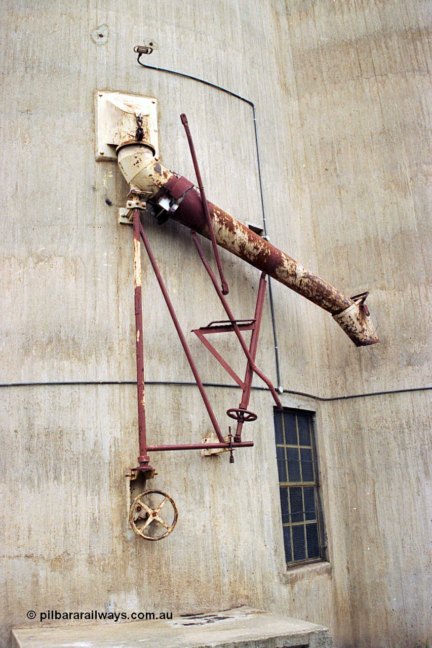 170-10
St James, load-out spout on Williamstown style silo complex.
