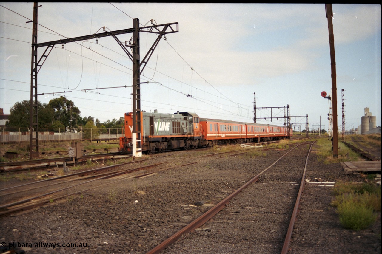 172-07
Sunshine, broad gauge V/Line P class P 14 Clyde Engineering EMD model G18HBR serial 84-1208 rebuilt from T 330 Clyde Engineering EMD model G8B serial 56-85 with a 4 car H set, yep, okay, they can't be photographed between the stanchions!
Keywords: P-class;P14;Clyde-Engineering-Somerton-Victoria;EMD;G18HBR;84-1208;rebuild;