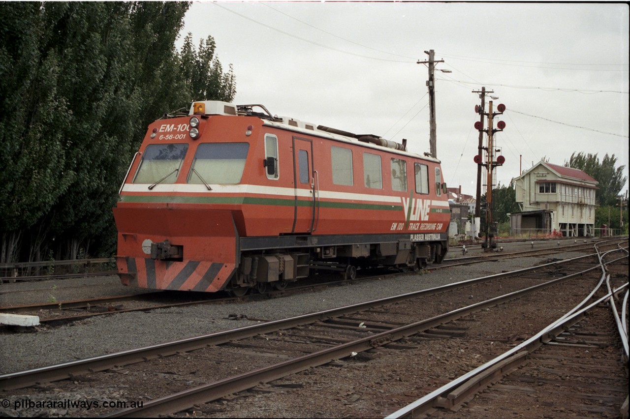 172-17
Ballarat yard view, broad gauge V/Line Plasser track recording vehicle EM100, disc signal post 15, Ballarat A signal box.
Keywords: EM100;Plasser-&-Theurer;track-machine;