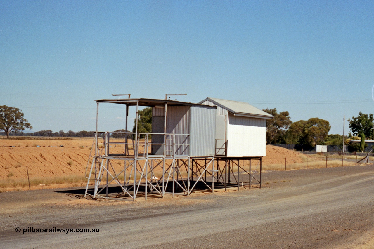 173-19
Murchison East, Grain Elevators Board truck sampling station, taken from weighbridge.
