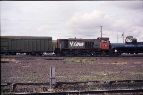177-02
Tottenham Yard, side view of broad gauge V/Line Y class shunt locomotive Y 130 Clyde Engineering EMD model G6B serial 65-396.
Keywords: Y-class;Y130;Clyde-Engineering-Granville-NSW;EMD;G6B;65-396;