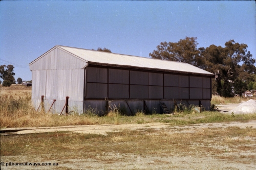 182-07
Wahgunyah, super phosphate storage shed.
