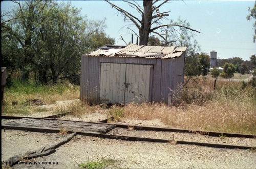 182-13
Murchison, derelict gangers trolley shed.
