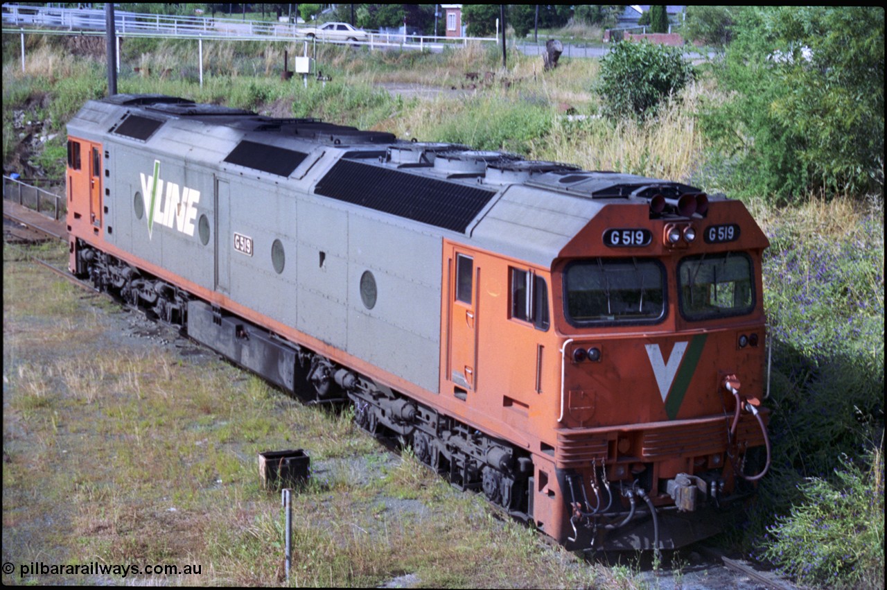 189-25
Albury, NSWSRA standard gauge turntable radial roads sees Victorian interloper V/Line G class G 519 Clyde Engineering EMD model JT26C-2SS serial 85-1232 resting between jobs.
Keywords: G-class;G519;Clyde-Engineering-Rosewater-SA;EMD;JT26C-2SS;85-1232;