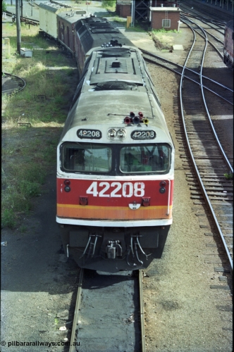 189-24
Albury, NSWSRA standard gauge 422 class loco 42208 Clyde Engineering EMD model J26C serial 69-663, vertical roof view.
Keywords: 422-class;42208;Clyde-Engineering-Granville-NSW;EMD;J26C;69-663;