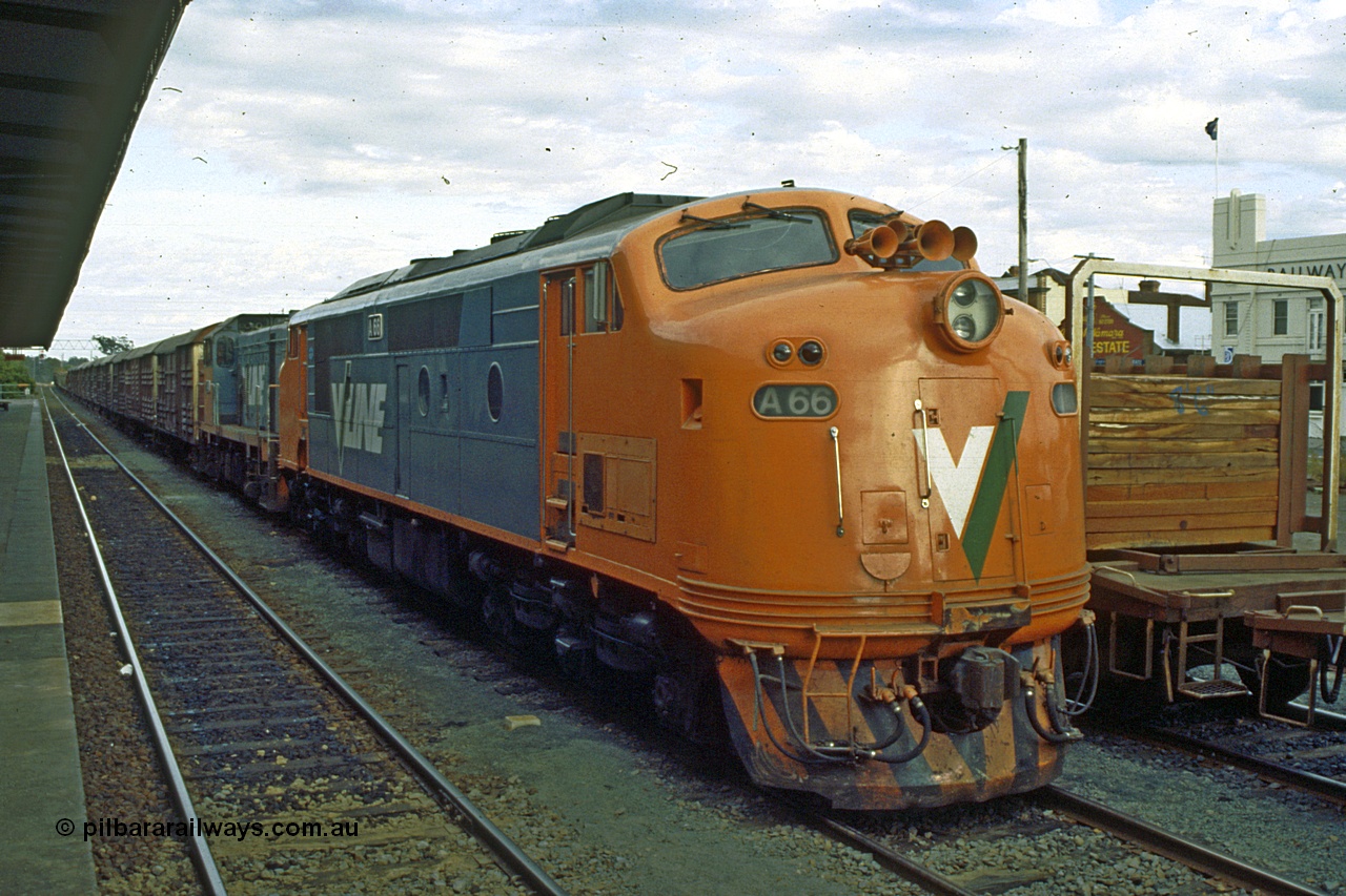 191-04
Seymour station, rationalised yard, V/Line A class unit A 66 Clyde Engineering EMD rebuild model AAT22C-2R serial 84-1186 leads T class T 410 with a stabled down Wodonga goods train.
Keywords: A-class;A66;Clyde-Engineering-Rosewater-SA;EMD;AAT22C-2R;84-1186;rebuild;bulldog;