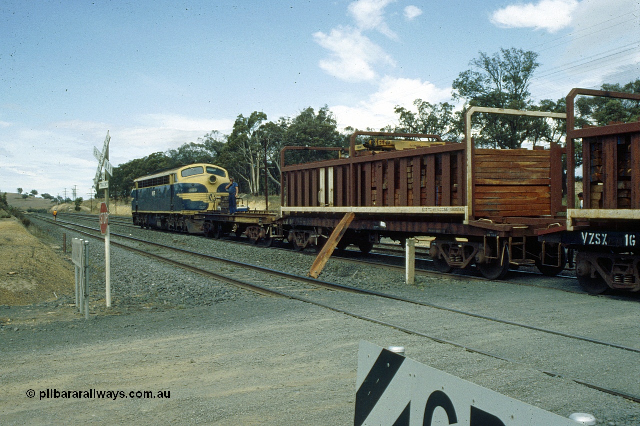 191-15
Dysart, near School House Lane, V/Line broad gauge B class B 65 Clyde Engineering EMD model ML2 serial no. ML2-6 still in Victorian Railways livery speeds past with an UP special sleeper discharge train on a Sunday.
Keywords: B-class;B65;Clyde-Engineering-Granville-NSW;EMD;ML2;ML2-6;bulldog;