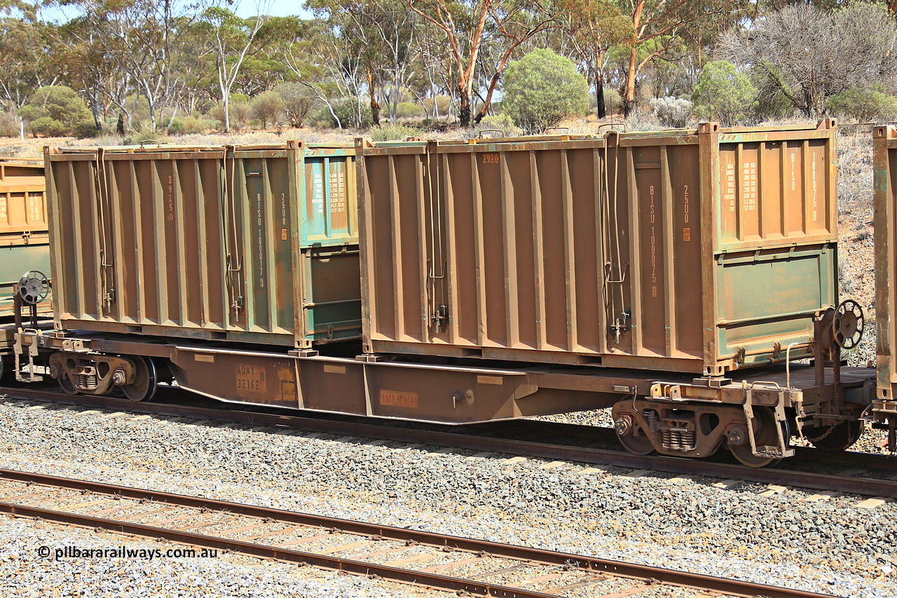 231020 8278
Binduli, 5029 Malcolm Freighter, AQNY type container waggon AQNY 32162 one of sixty two waggons built by Goninan WA in 1998 as WQN type for Murrin Murrin container traffic with two undecorated Bis Industries hard-top 25U0 type sulphur containers BISU 100075 and BISU 100017.
Keywords: AQNY-type;AQNY32162;Goninan-WA;WQN-type;