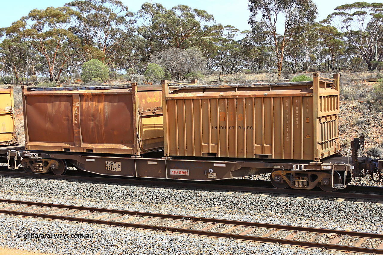 231020 8297
Binduli, 5029 Malcolm Freighter, AQNY type container waggon AQNY 32178 one of sixty two waggons built by Goninan WA in 1998 as WQN type for Murrin Murrin container traffic with a Bis Industries roll-top 55UA type container SIBU 200631 and an original style sulphur container S129X G946 with the siding tarpaulin.
Keywords: AQNY-type;AQNY32178;Goninan-WA;WQN-type;