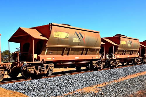 240328 2978
Loaded Koolyanobbing iron ore train 5041 with Mineral Resources Ltd MHPY type iron ore waggons MHPY 00324 and MHPY 00323 built by CSR Yangtze Co China with serial numbers 2014 / 382-324 and 2014 / 382-323 in 2014 as a batch of 382 pairs, these bottom discharge hopper waggons are operated in 'married' pairs. March 28, 2024.
Keywords: MHPY-type;MHPY00324;2014/382-324;MHPY00323;2014/382-323;CSR-Yangtze-Rolling-Stock-Co-China;