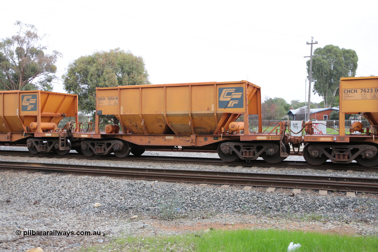 140601 4463
Woodbridge, empty Carina bound iron ore train #1035, CFCLA leased CHCH type waggon CHCH 7654 these waggons were rebuilt between 2010 and 2012 by Bluebird Rail Operations SA from former Goldsworthy Mining hopper waggons originally built by Tomlinson WA and Scotts of Ipswich Qld back in the 60's to early 80's. 1st June 2014.
Keywords: CHCH-type;CHCH7654;Bluebird-Rail-Operations-SA;2010/201-54;