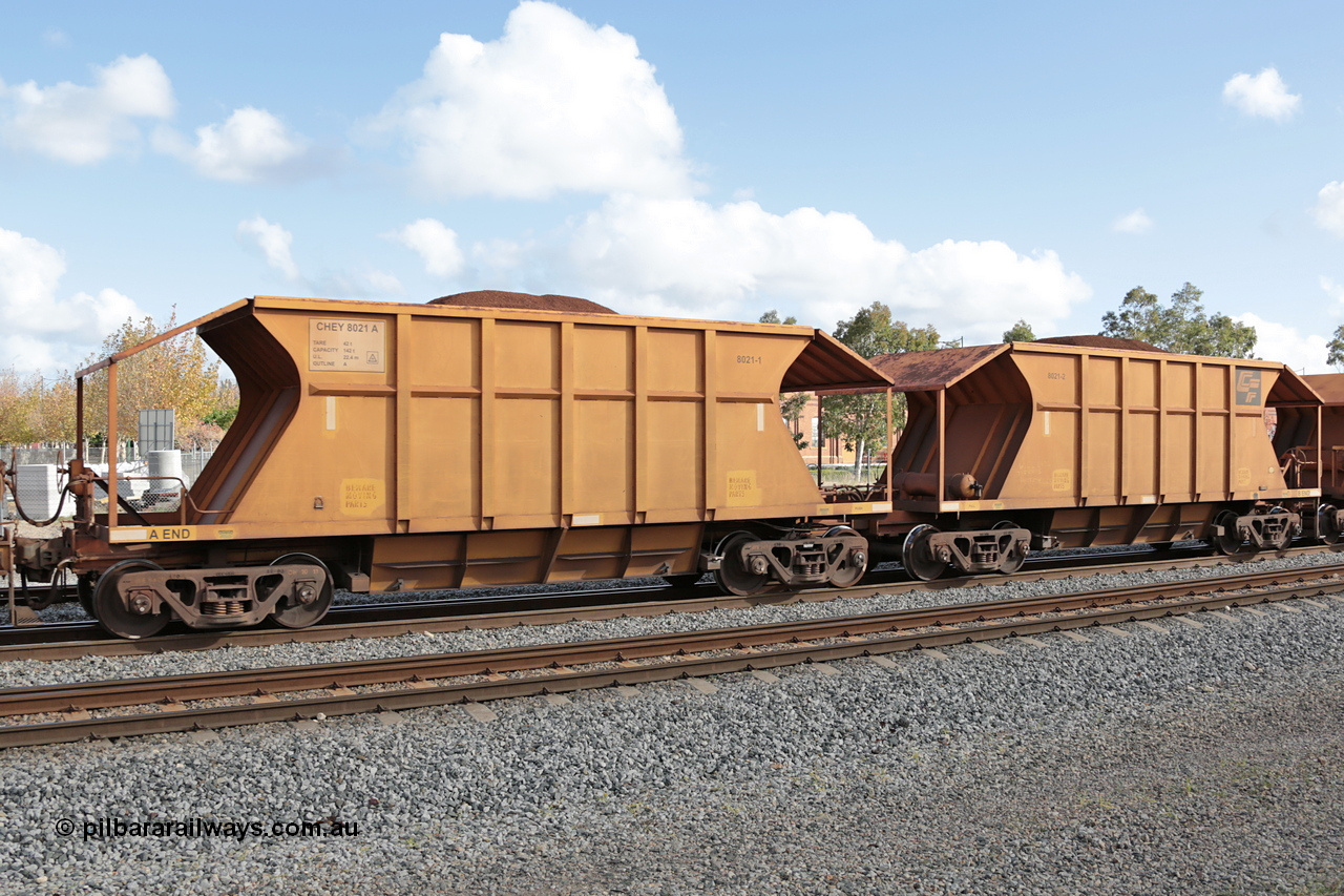 140601 4615
Midland, loaded iron ore train #1030 heading to Kwinana, CFCLA leased CHEY type waggon CHEY 8021 one pair of 120 bar coupled pairs built by Bluebird Rail Operations SA in 2011-12. 1st June 2014.
Keywords: CHEY-type;CHEY8021;Bluebird-Rail-Operations-SA;2011/120-21;