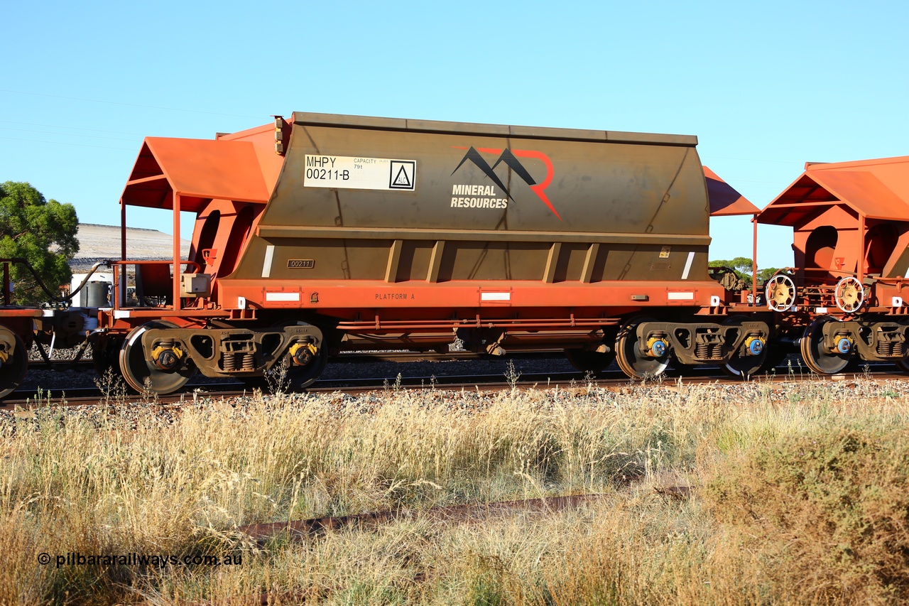 190107 0431
Parkeston, Mineral Resources Ltd MHPY type iron ore waggon MHPY 00211 built by CSR Yangtze Co China in 2014 as a batch of 382 units, these bottom discharge hopper waggons are operated in 'married' pairs.
Keywords: MHPY-type;MHPY00211;2014/382-211;CSR-Yangtze-Rolling-Stock-Co-China;