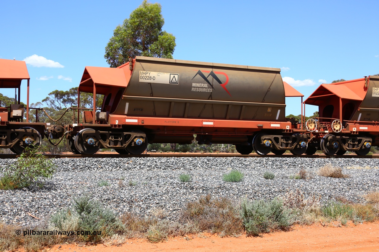 190107 0588
Binduli, on empty Mineral Resources Ltd iron ore train service from Esperance to Koolyanobbing 2034 with MRL's MHPY type iron ore waggon MHPY 00228 built by CSR Yangtze Co China serial 2014/382-228 in 2014 as a batch of 382 units, these bottom discharge hopper waggons are operated in 'married' pairs.
Keywords: MHPY-type;MHPY00228;2014/382-228;CSR-Yangtze-Rolling-Stock-Co-China;