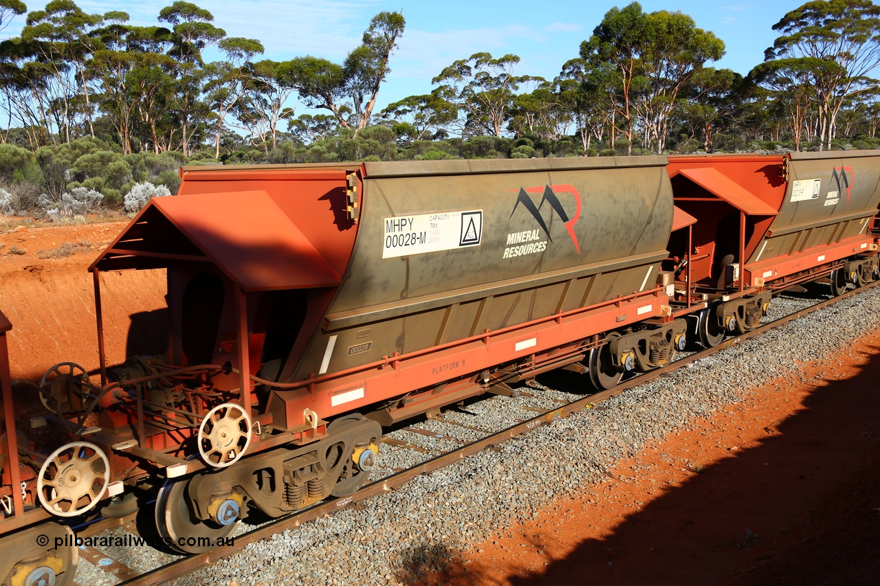 190109 1618
Binduli, Mineral Resources Ltd empty iron ore train 4030 with MRL's MHPY type iron ore waggon MHPY 00028 built by CSR Yangtze Co China serial 2014/382-28 in 2014 as a batch of 382 units, these bottom discharge hopper waggons are operated in 'married' pairs.
Keywords: MHPY-type;MHPY00028;2014/382-28;CSR-Yangtze-Rolling-Stock-Co-China;