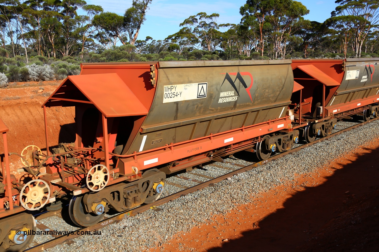 190109 1644
Binduli, Mineral Resources Ltd empty iron ore train 4030 with MRL's MHPY type iron ore waggon MHPY 00254 built by CSR Yangtze Co China serial 2014/382-254 in 2014 as a batch of 382 units, these bottom discharge hopper waggons are operated in 'married' pairs.
Keywords: MHPY-type;MHPY00254;2014/382-254;CSR-Yangtze-Rolling-Stock-Co-China;