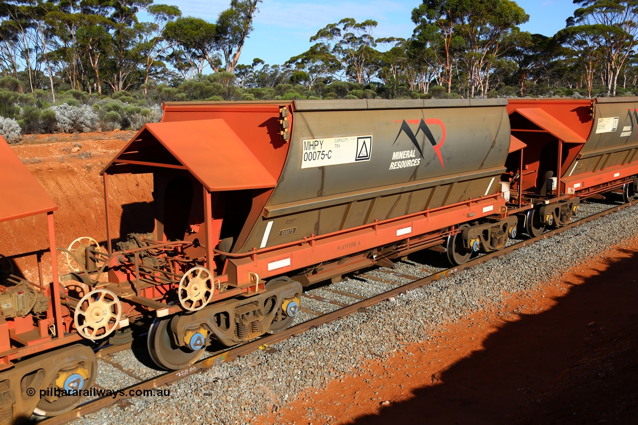 190109 1646
Binduli, Mineral Resources Ltd empty iron ore train 4030 with MRL's MHPY type iron ore waggon MHPY 00076 built by CSR Yangtze Co China serial 2014/382-76 in 2014 as a batch of 382 units, these bottom discharge hopper waggons are operated in 'married' pairs.
Keywords: MHPY-type;MHPY00075;2014/382-75;CSR-Yangtze-Rolling-Stock-Co-China;