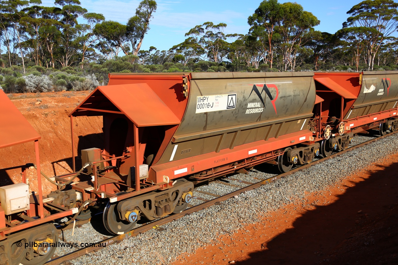 190109 1649
Binduli, Mineral Resources Ltd empty iron ore train 4030 with MRL's MHPY type iron ore waggon MHPY 00016 built by CSR Yangtze Co China serial 2014/382-16 in 2014 as a batch of 382 units, these bottom discharge hopper waggons are operated in 'married' pairs.
Keywords: MHPY-type;MHPY00016;2014/382-16;CSR-Yangtze-Rolling-Stock-Co-China;