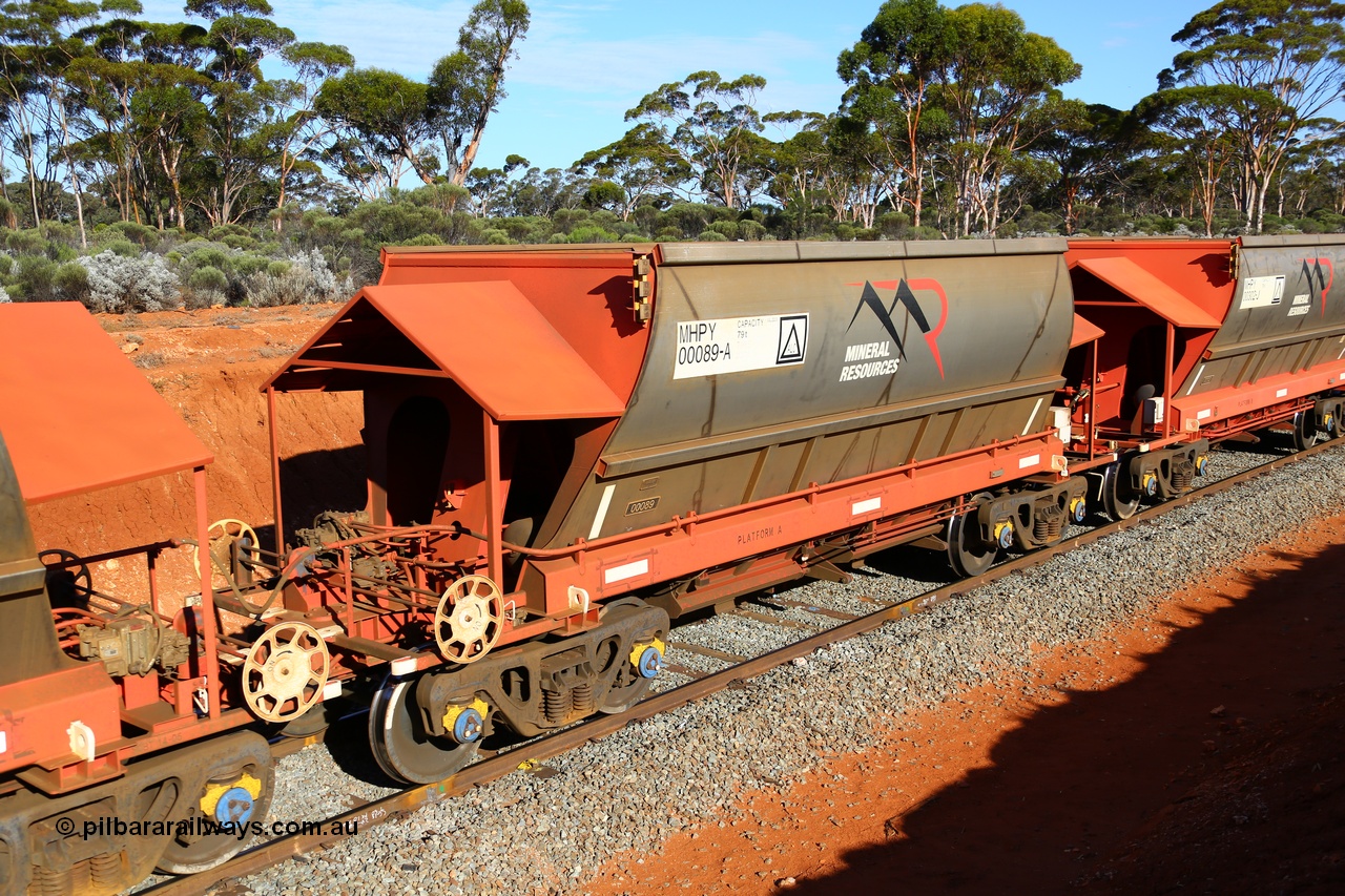 190109 1656
Binduli, Mineral Resources Ltd empty iron ore train 4030 with MRL's MHPY type iron ore waggon MHPY 00090 built by CSR Yangtze Co China serial 2014/382-90 in 2014 as a batch of 382 units, these bottom discharge hopper waggons are operated in 'married' pairs.
Keywords: MHPY-type;MHPY00089;2014/382-89;CSR-Yangtze-Rolling-Stock-Co-China;