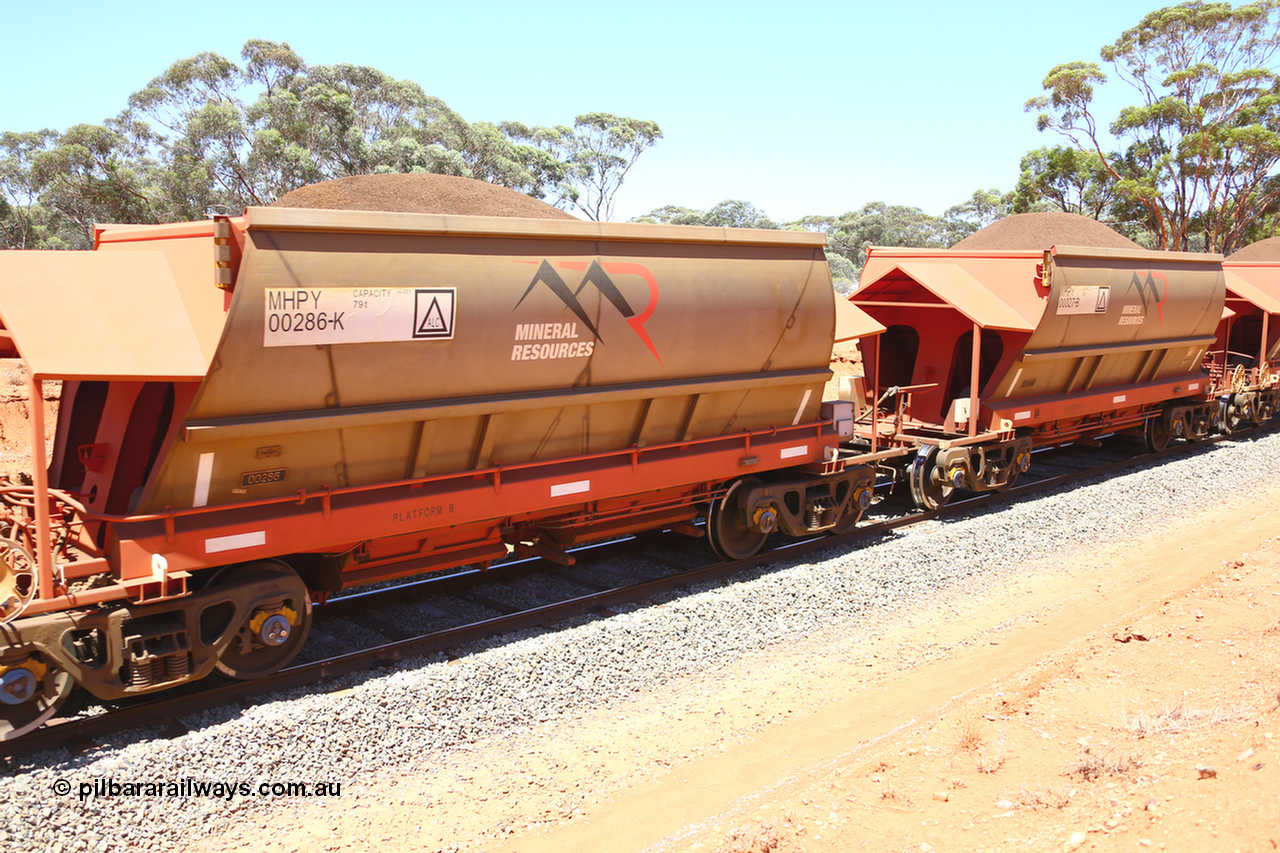 190129 4326
Binduli, on Mineral Resources Ltd loaded iron ore train service from Koolyanobbing to Esperance #3033 with MRL's MHPY type iron ore waggon MHPY 00286 built by CSR Yangtze Co China serial 2014/382-286 in 2014 as a batch of 382 units, these bottom discharge hopper waggons are operated in 'married' pairs.
Keywords: MHPY-type;MHPY00286;2014/382-286;CSR-Yangtze-Co-China;