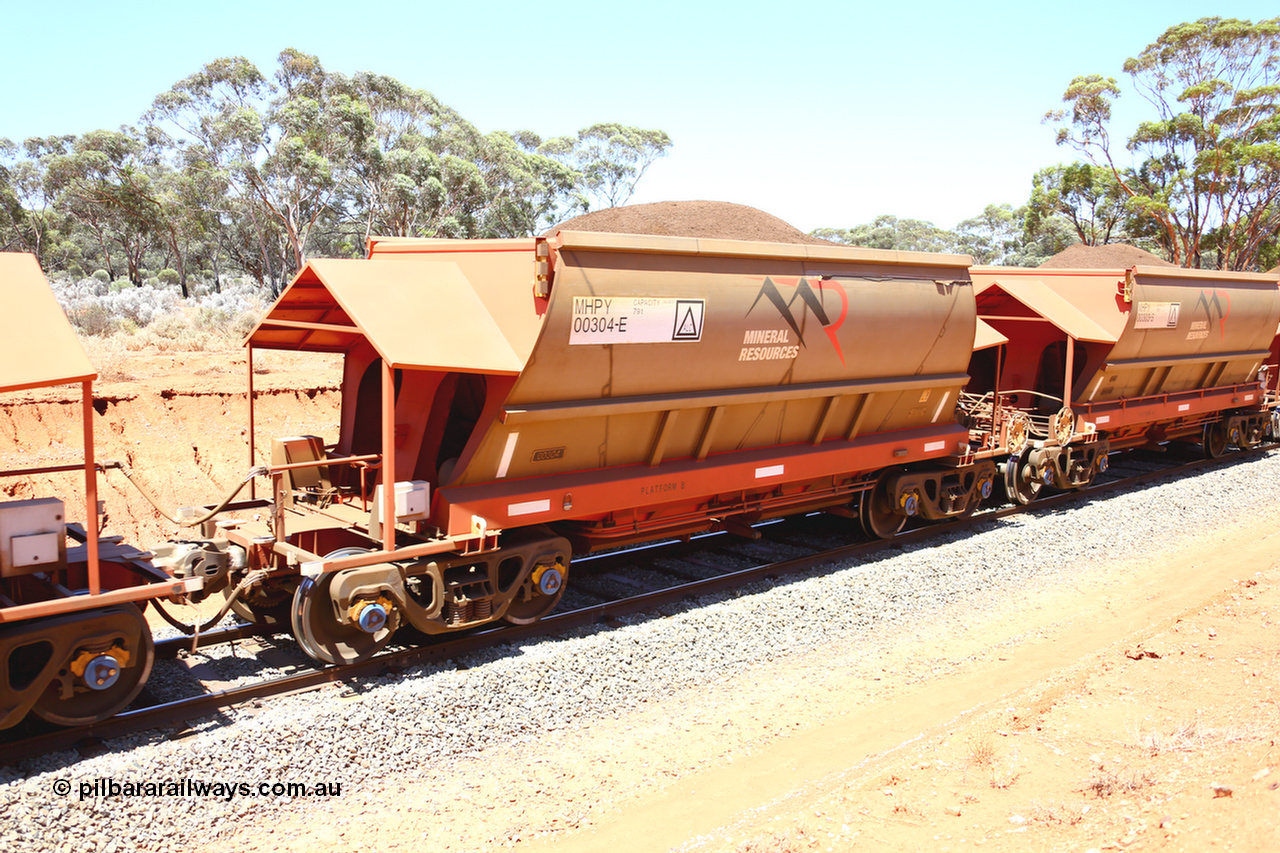 190129 4329
Binduli, on Mineral Resources Ltd loaded iron ore train service from Koolyanobbing to Esperance #3033 with MRL's MHPY type iron ore waggon MHPY 00304 built by CSR Yangtze Co China serial 2014/382-304 in 2014 as a batch of 382 units, these bottom discharge hopper waggons are operated in 'married' pairs.
Keywords: MHPY-type;MHPY00304;2014/382-304;CSR-Yangtze-Co-China;