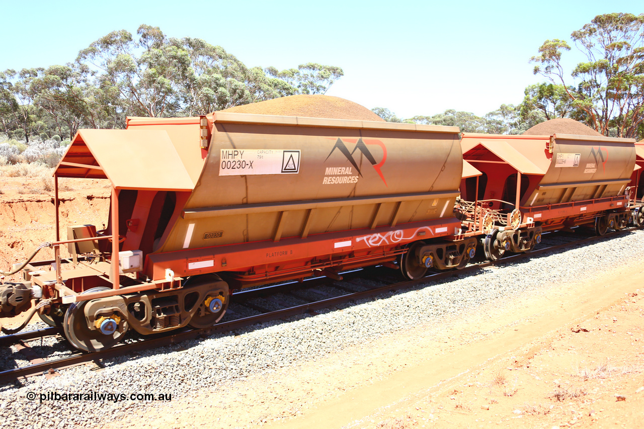 190129 4341
Binduli, on Mineral Resources Ltd loaded iron ore train service from Koolyanobbing to Esperance #3033 with MRL's MHPY type iron ore waggon MHPY 00230 built by CSR Yangtze Co China serial 2014/382-230 in 2014 as a batch of 382 units, these bottom discharge hopper waggons are operated in 'married' pairs.
Keywords: MHPY-type;MHPY00230;2014/382-230;CSR-Yangtze-Co-China;