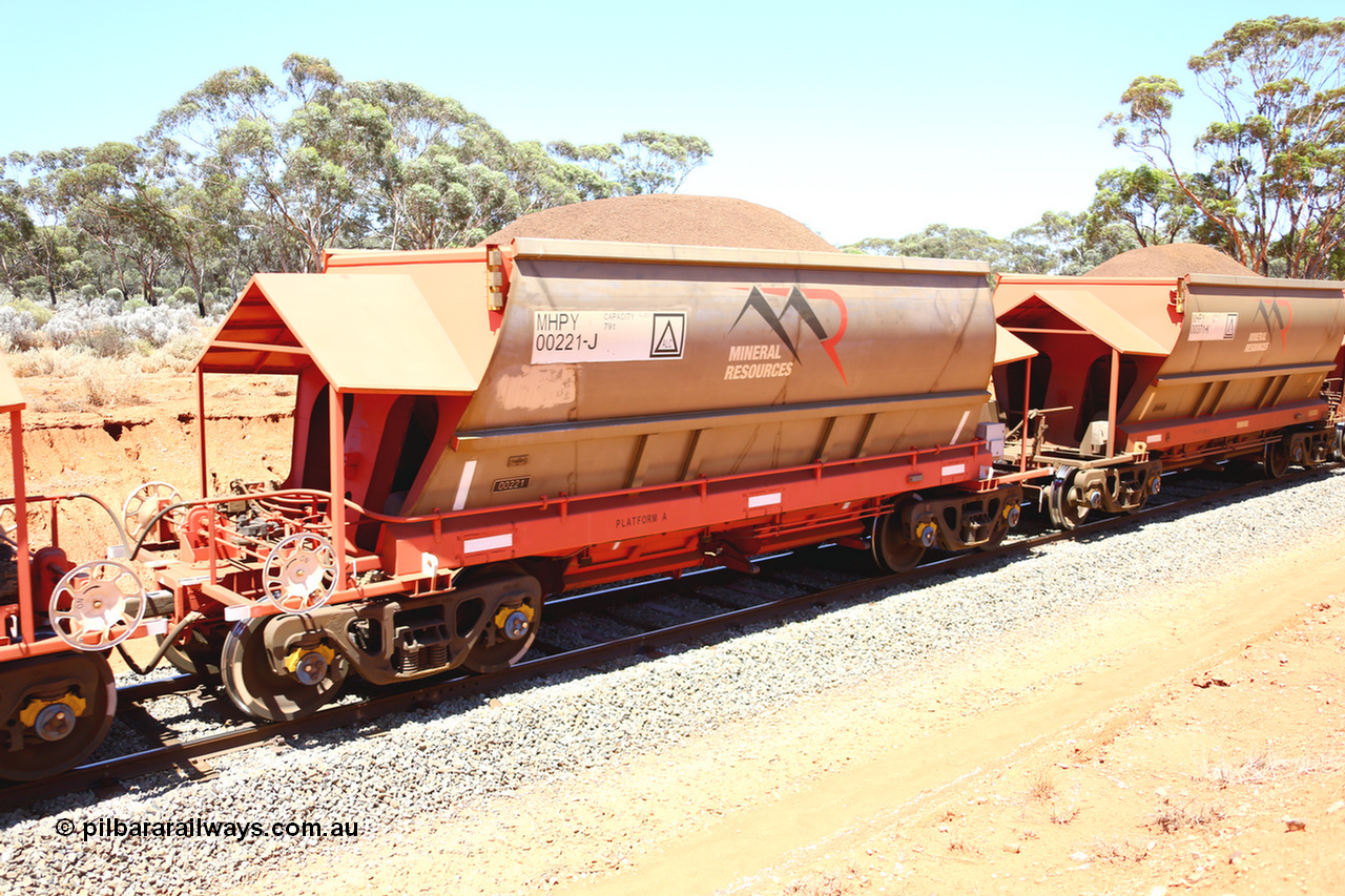 190129 4344
Binduli, on Mineral Resources Ltd loaded iron ore train service from Koolyanobbing to Esperance #3033 with MRL's MHPY type iron ore waggon MHPY 00221 built by CSR Yangtze Co China serial 2014/382-221 in 2014 as a batch of 382 units, these bottom discharge hopper waggons are operated in 'married' pairs.
Keywords: MHPY-type;MHPY00221;2014/382-221;CSR-Yangtze-Co-China;