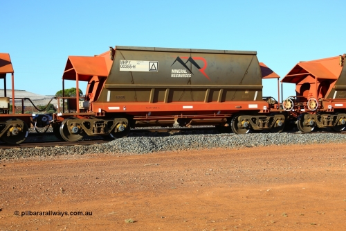 190107 0444
Parkeston, Mineral Resources Ltd MHPY type iron ore waggon MHPY 00355 built by CSR Yangtze Co China in 2014 as a batch of 382 units, these bottom discharge hopper waggons are operated in 'married' pairs.
Keywords: MHPY-type;MHPY00355;2014/382-355;CSR-Yangtze-Rolling-Stock-Co-China;