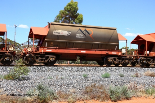 190107 0635
Binduli, on empty Mineral Resources Ltd iron ore train service from Esperance to Koolyanobbing 2034 with MRL's MHPY type iron ore waggon MHPY 00002 built by CSR Yangtze Co China serial 2014/382-2 in 2014 as a batch of 382 units, these bottom discharge hopper waggons are operated in 'married' pairs.
Keywords: MHPY-type;MHPY00002;2014/382-2;CSR-Yangtze-Rolling-Stock-Co-China;